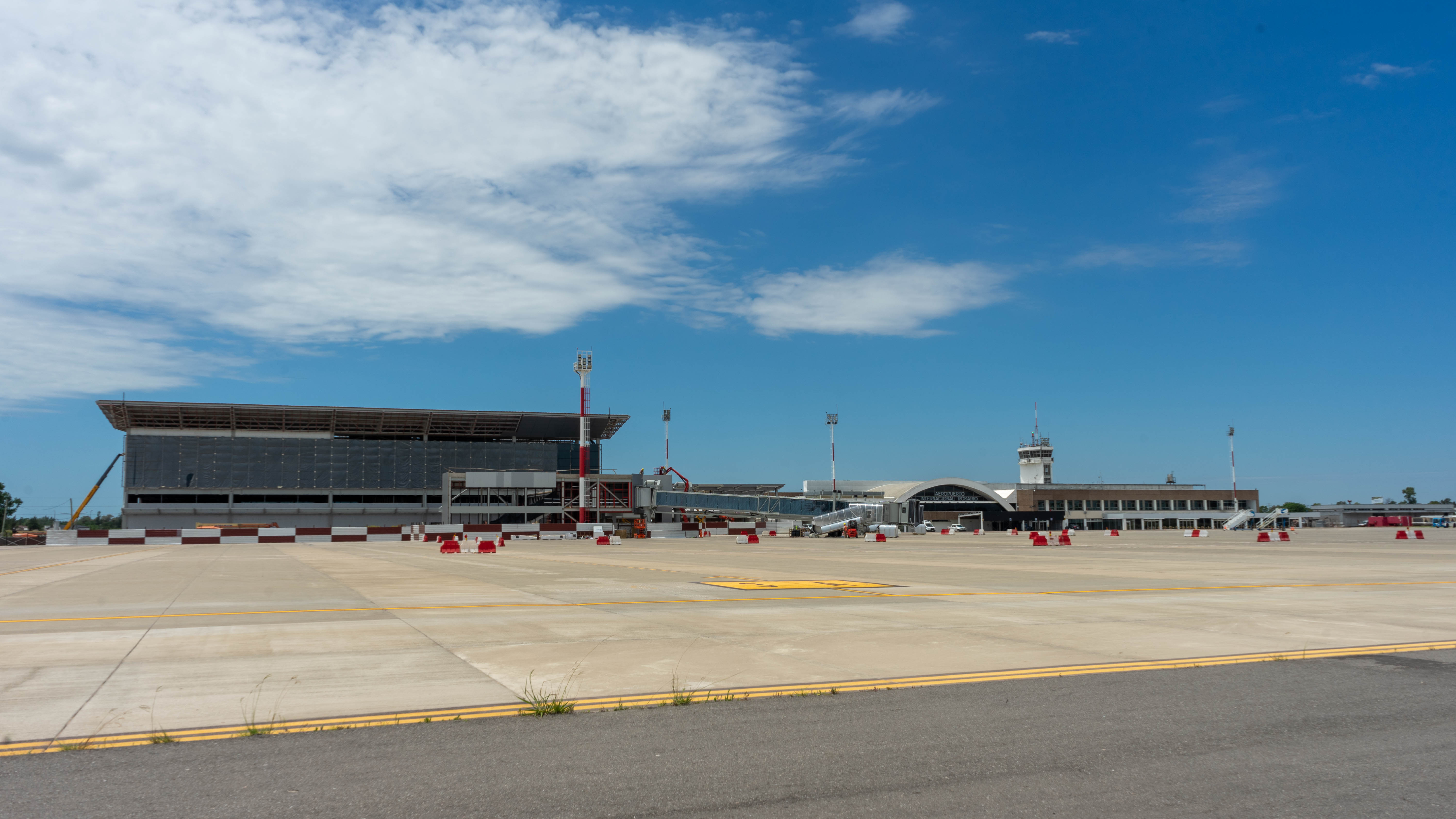 Tras el anuncio de Milei, licitarán la ampliación de la pista del aeropuerto: invertirán casi US$40 millones 